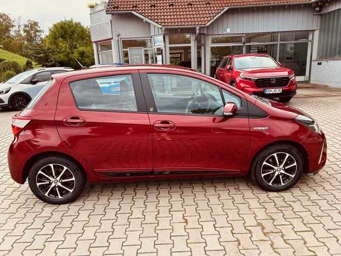 Toyota Yaris Hybrid 1.5 VVT-i Hybrid CVT Team Deutschl.