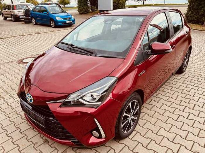 Toyota Yaris Hybrid 1.5 VVT-i Hybrid CVT Team Deutschl.