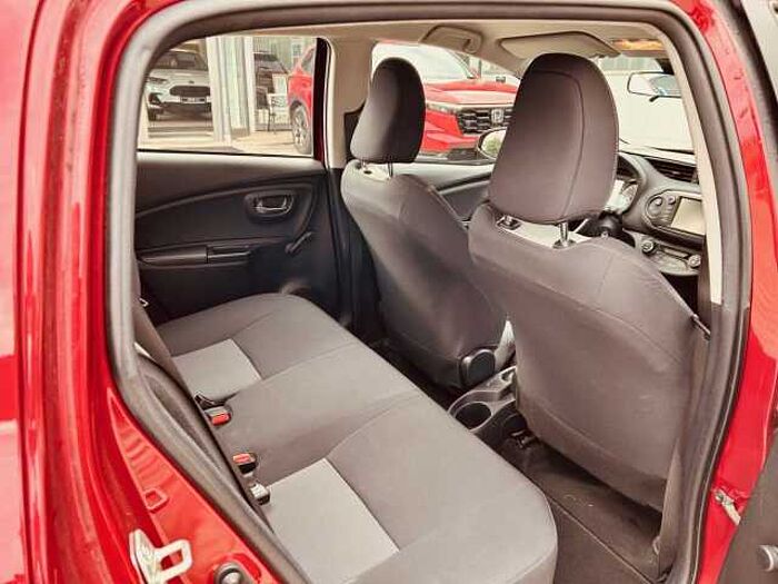 Toyota Yaris Hybrid 1.5 VVT-i Hybrid CVT Team Deutschl.