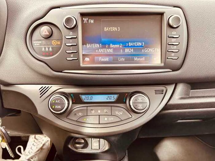 Toyota Yaris Hybrid 1.5 VVT-i Hybrid CVT Team Deutschl.